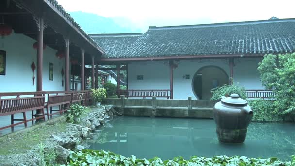 Cuelgue los campos de té Zhou y la casa de té — Vídeo de stock